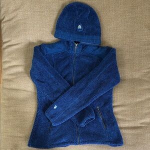 Women’s royal blue kuhl fleece
Size medium